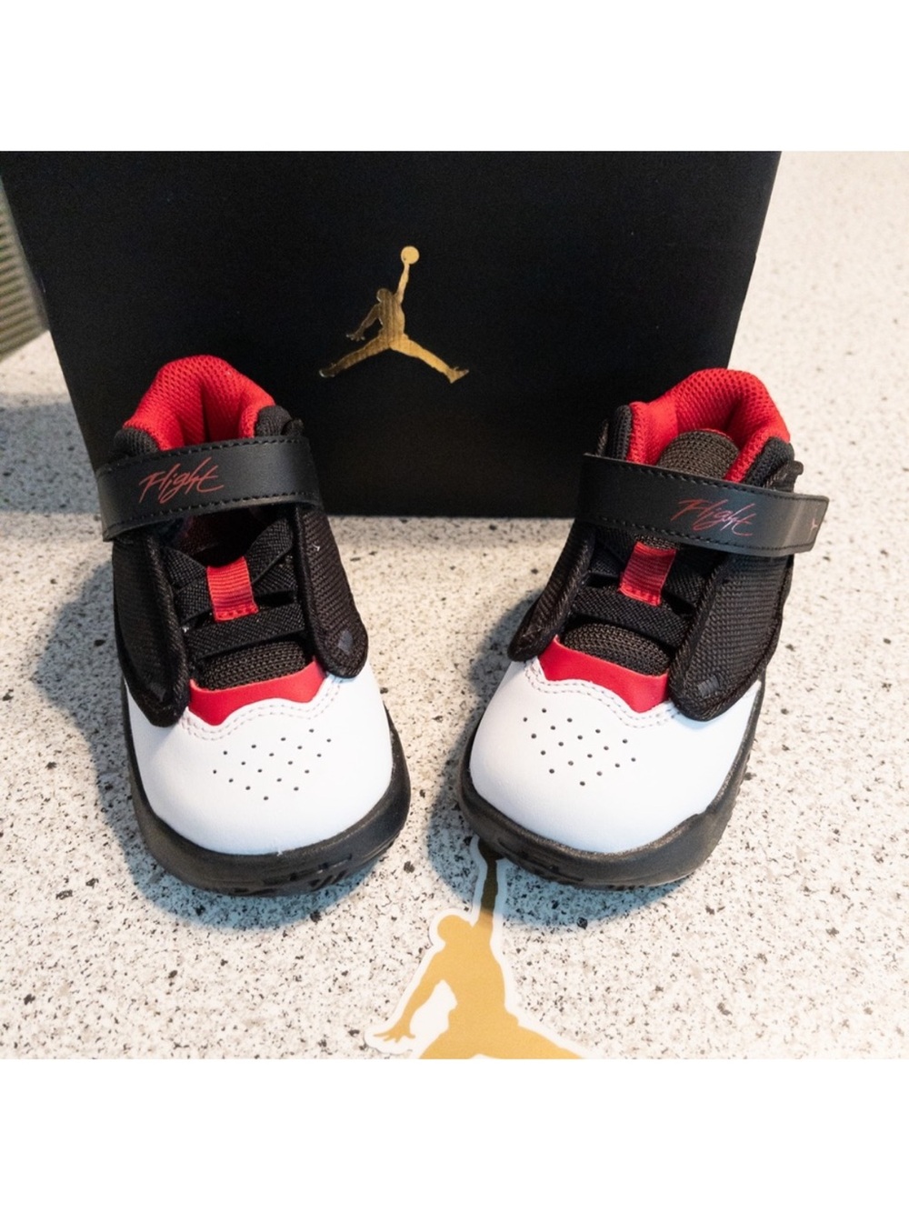 JORDANS black/White/Red Fly Sneaker